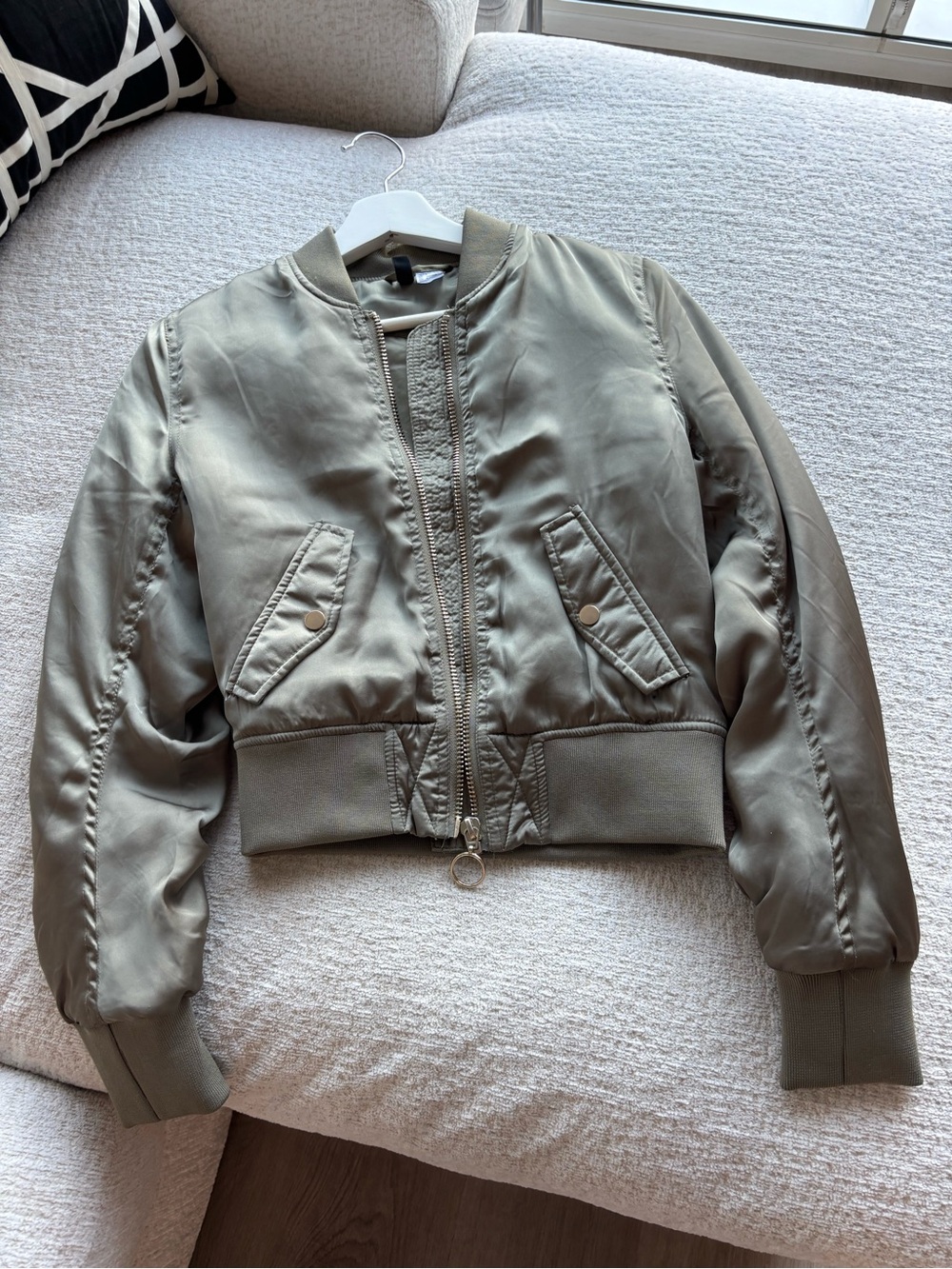 H&M Satin Bomber Jacket Olive Sage Green US 4 / EU 34 Gold hardware Like new